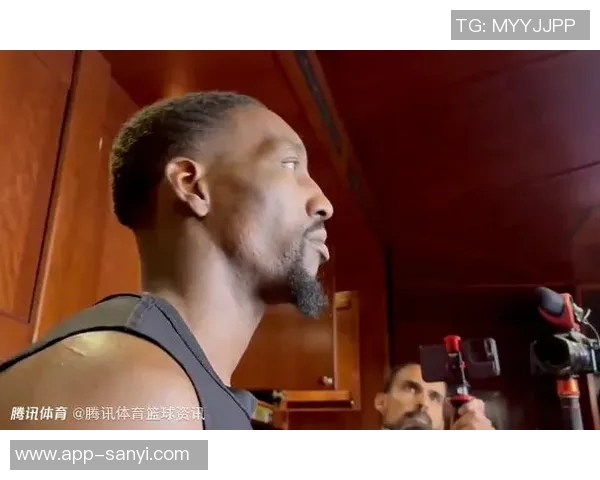 阿德巴约力挺希罗强调球队团结反对外界指责与抨击