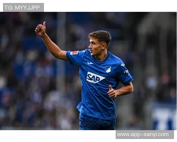 比朔夫首度为U21进球喜悦之情提升自信心展望未来表现